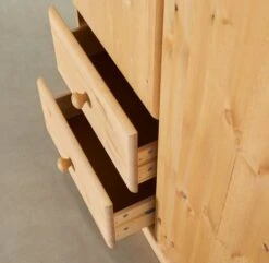 Armoire LYNE 94x148 Teinté -Meubles Reduction Magasin 133379